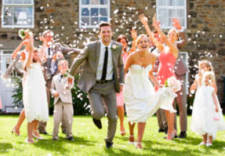 News: More People Expected to Attend Weddings This Year - Credit-Land.com